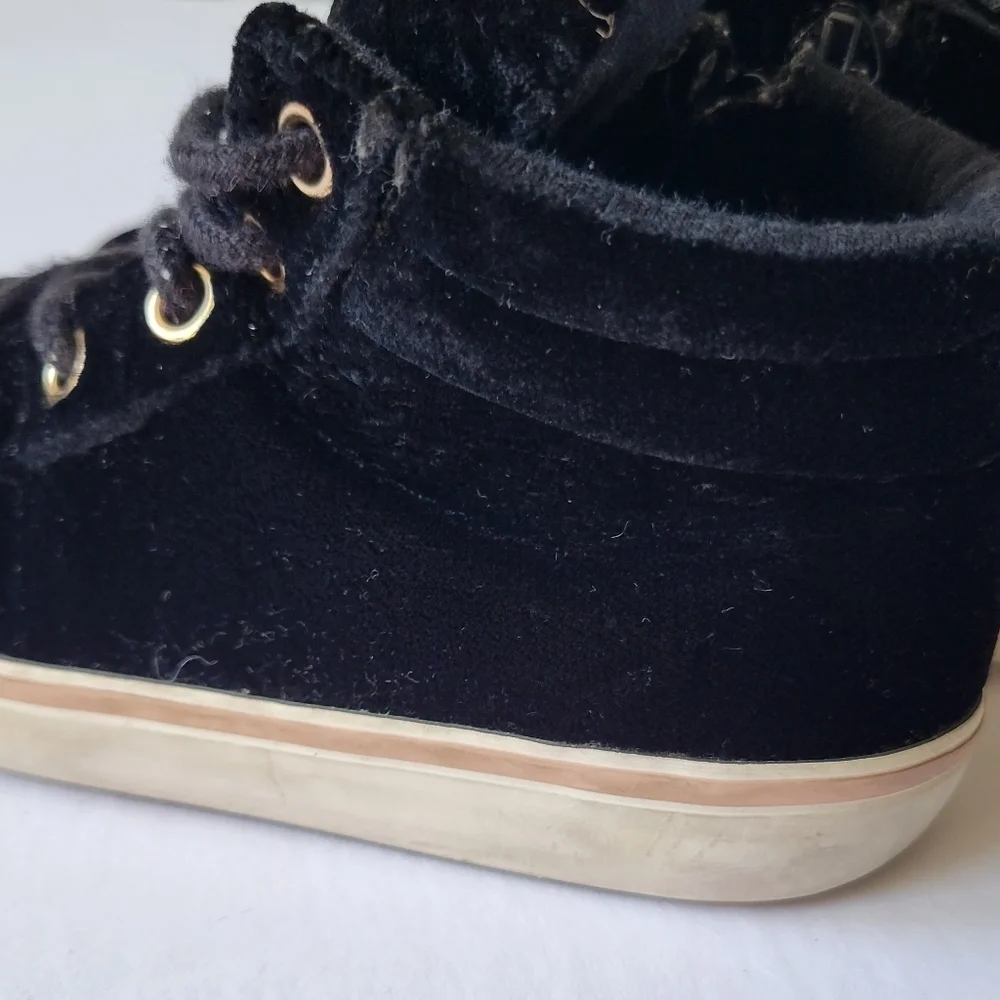 Girls Velvet Critter Zip-up Sneakers